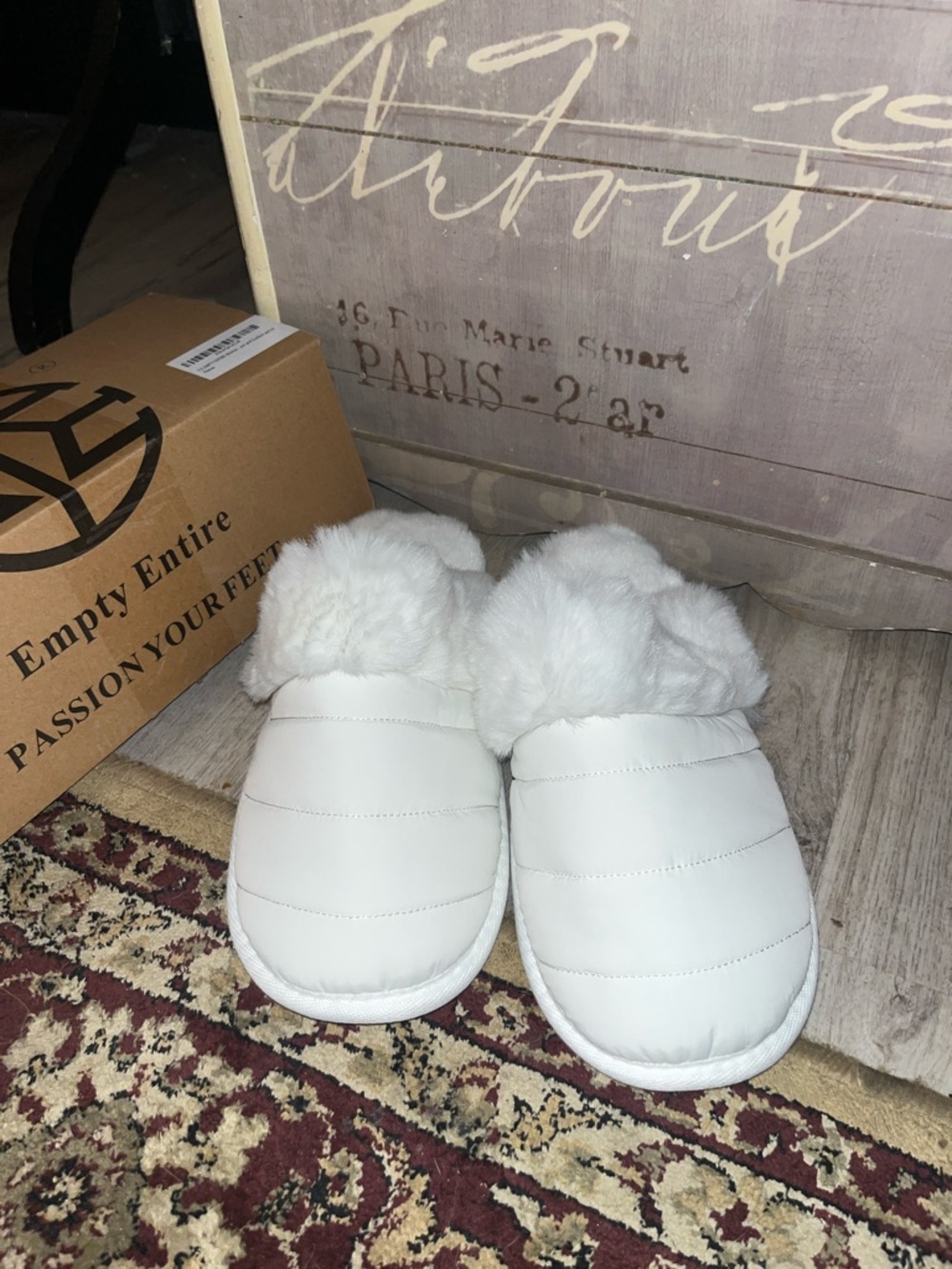 Cozy White Faux-Fur Women's Slippers